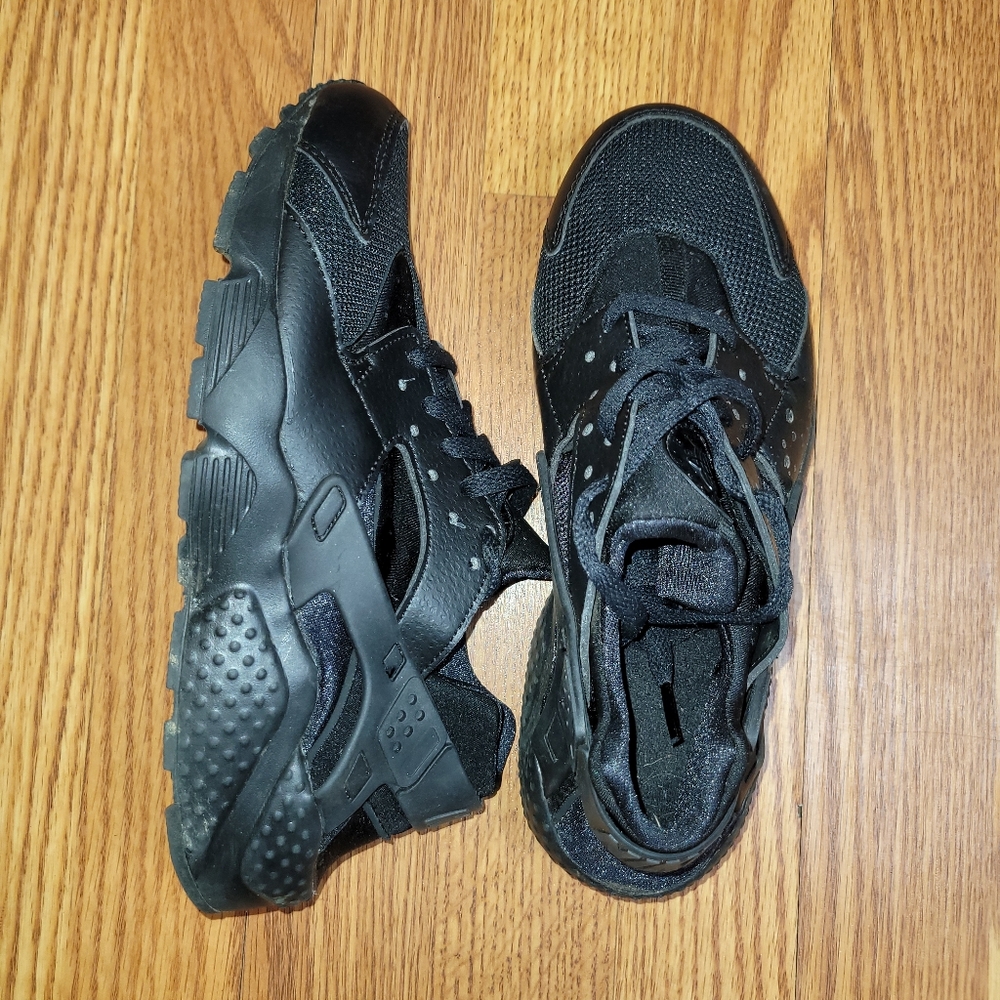 Nike Huarache Run GS Triple Black Sneakers 654275-016 Sz 6.5Y